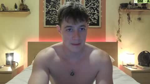 Snapshot of frenchhornybibs chatting on February 21, 2025, 9:00 pm French Horny Bibs online show from February 21, 2025, 9:00 pm