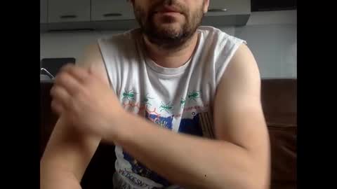 frenchy_from_paris online show from May 8, 2026, 12:43 pm