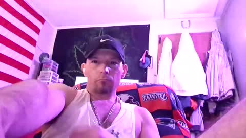 fresh10ne7 online show from April 7, 2026, 8:37 am