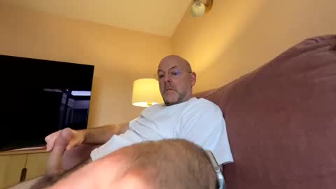 Snapshot of freshfromthepump chatting on November 3, 2025, 3:46 pm freshfromthepump online show from November 3, 2025, 3:46 pm