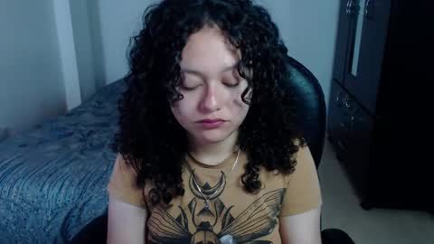 Snapshot of freud_x_louise1 chatting on December 7, 2024, 6:54 am Louise online show from December 7, 2024, 6:54 am