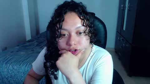 Snapshot of freud_x_louise1 chatting on December 30, 2024, 3:03 am Louise online show from December 30, 2024, 3:03 am