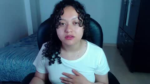 Snapshot of freud_x_louise1 chatting on December 30, 2024, 6:09 am Louise online show from December 30, 2024, 6:09 am