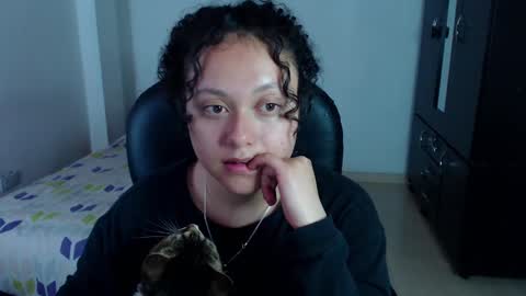 Snapshot of freud_x_louise1 chatting on February 13, 2025, 4:11 am Louise online show from February 13, 2025, 4:11 am