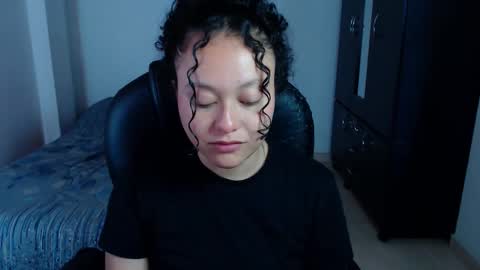 Louise  online show from October 10, 2025, 11:53 am