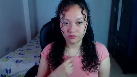 Snapshot of freud_x_louise1 chatting on December 15, 2025, 12:09 pm Louise online show from December 15, 2025, 12:09 pm