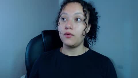 Snapshot of freud_x_louise1 chatting on December 17, 2025, 12:22 pm Louise online show from December 17, 2025, 12:22 pm