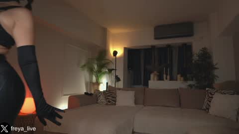 Snapshot of freya_ chatting on October 30, 2025, 7:03 pm Freya online show from October 30, 2025, 7:03 pm