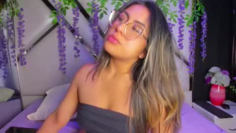 Snapshot of freya_miller_ chatting on May 26, 2026, 3:35 am Freya online show from May 26, 2026, 3:35 am