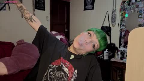 freyaa_sorceress online show from December 15, 2025, 4:39 am