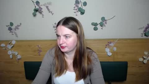 Snapshot of freyadak chatting on December 14, 2024, 12:33 am FreyaDak online show from December 14, 2024, 12:33 am