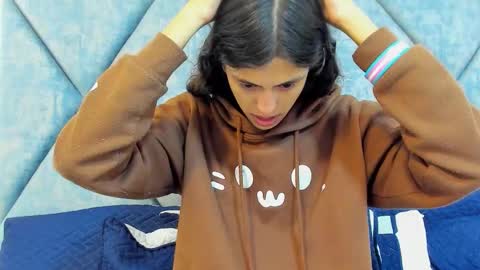 FreyaMoller  online show from January 19, 2026, 1:37 pm