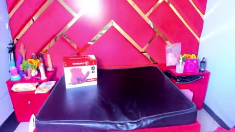 Snapshot of freyja_naugthy chatting on July 21, 2026, 1:35 pm freyja_naugthy online show from July 21, 2026, 1:35 pm