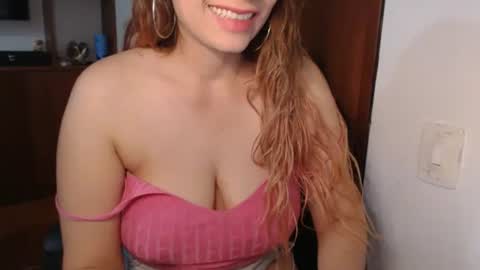 FREYJA LOREN online show from September 25, 2025, 12:25 am