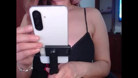 Snapshot of freyjashine_x chatting on May 7, 2026, 11:26 am FREYJA LOREN online show from May 7, 2026, 11:26 am