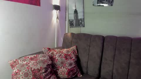 Snapshot of frezzita_ chatting on November 5, 2025, 8:42 pm Frezzita online show from November 5, 2025, 8:42 pm