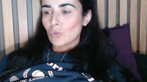 Snapshot of frida__x chatting on December 3, 2024, 5:42 am Frida online show from December 3, 2024, 5:42 am