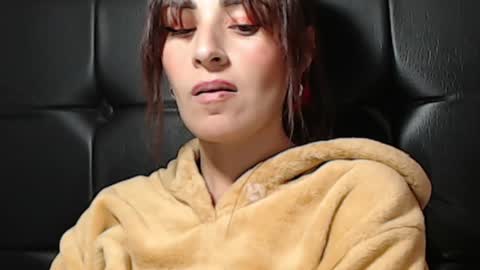 Snapshot of frida__x chatting on January 28, 2025, 9:29 pm Frida online show from January 28, 2025, 9:29 pm