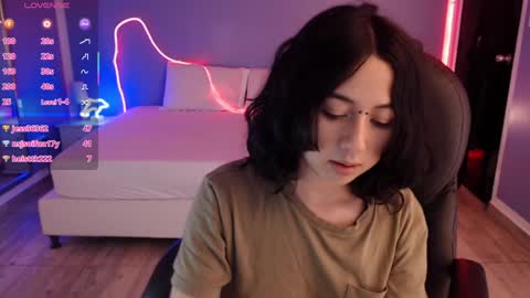 frida_lassi_ online show from January 29, 2025, 10:43 pm