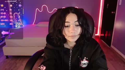 frida_lassi_ online show from February 11, 2025, 3:40 pm