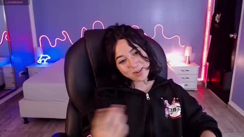 frida_lassi_ online show from February 27, 2025, 7:47 pm