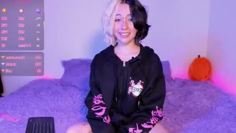 frida_lassi_ online show from September 28, 2025, 5:57 am