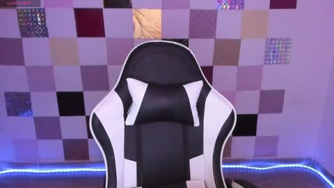 frida_lassi_ online show from March 28, 2026, 11:15 pm