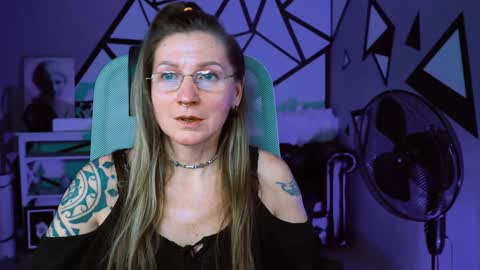 Snapshot of fridatander chatting on January 23, 2025, 12:09 pm Frida Tander online show from January 23, 2025, 12:09 pm