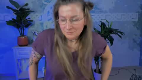 Snapshot of fridatander chatting on February 21, 2025, 1:11 pm Frida Tander online show from February 21, 2025, 1:11 pm