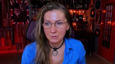 Snapshot of fridatander chatting on September 15, 2025, 1:11 pm Frida Tander online show from September 15, 2025, 1:11 pm