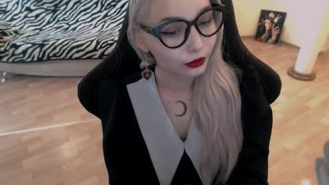 Lilith online show from September 9, 2025, 11:54 am