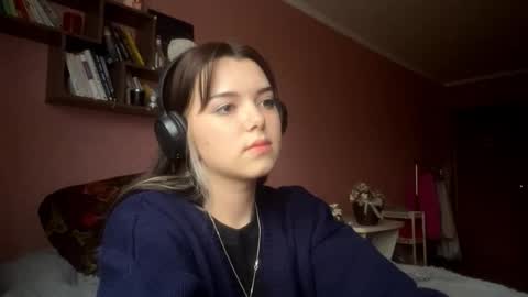 Snapshot of frosted_bloom chatting on September 26, 2025, 2:21 pm Emily online show from September 26, 2025, 2:21 pm