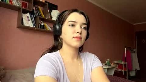 Snapshot of frosted_bloom chatting on October 12, 2025, 7:07 am Emily online show from October 12, 2025, 7:07 am