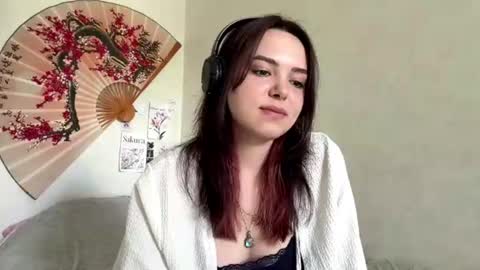 Snapshot of frosted_bloom chatting on June 29, 2026, 7:14 am Emily online show from June 29, 2026, 7:14 am