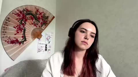 Snapshot of frosted_bloom chatting on June 29, 2026, 10:26 am Emily online show from June 29, 2026, 10:26 am