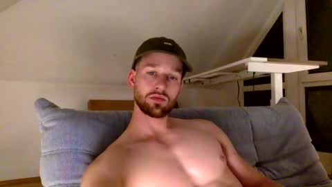 frozenyoga online show from September 21, 2025, 6:31 pm