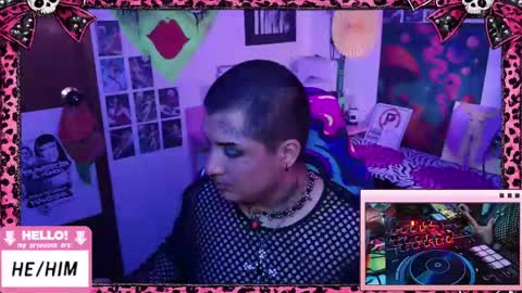 Snapshot of ftmbiggestclit chatting on May 15, 2026, 12:01 pm Kevin online show from May 15, 2026, 12:01 pm