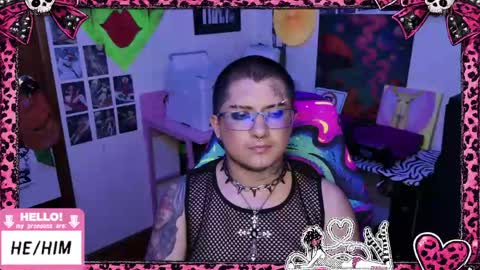 Snapshot of ftmbiggestclit chatting on May 17, 2026, 5:49 am Kevin online show from May 17, 2026, 5:49 am