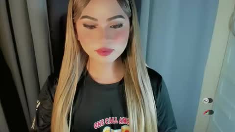 Snapshot of fuckdoll_rain chatting on May 7, 2026, 5:24 am R A I N M O R A L E S G M A I L . C O M online show from May 7, 2026, 5:24 am