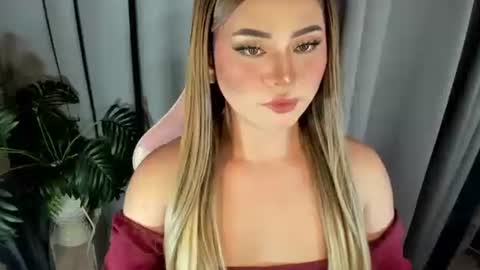 Snapshot of fuckdoll_rain chatting on June 11, 2026, 2:33 am R A I N M O R A L E S G M A I L . C O M online show from June 11, 2026, 2:33 am