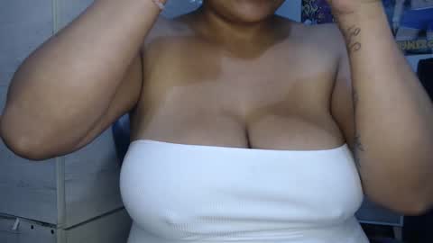 Snapshot of fucking_temptation1 chatting on December 1, 2025, 2:38 am Mia and Gary online show from December 1, 2025, 2:38 am