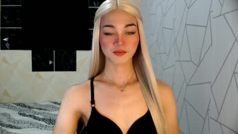 MISS IVANA online show from January 14, 2026, 11:42 pm