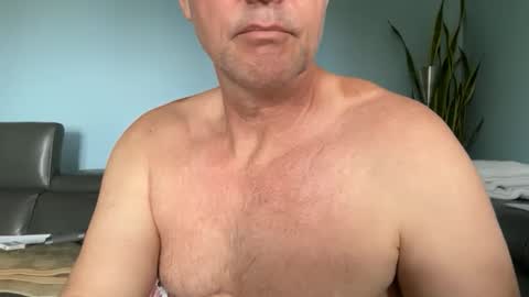 Snapshot of fuertecock chatting on April 12, 2026, 11:43 pm Gregorio online show from April 12, 2026, 11:43 pm