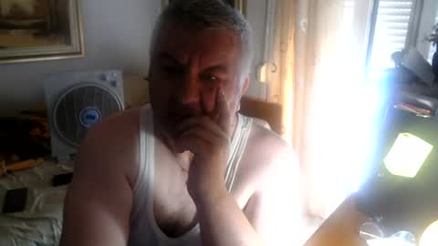 fukingcrazy online show from June 27, 2026, 9:03 am