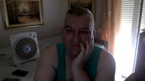 fukingcrazy online show from July 28, 2026, 8:32 am
