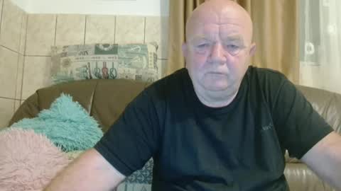 Snapshot of fullballs6 chatting on October 24, 2025, 2:41 am fullballs6 online show from October 24, 2025, 2:41 am