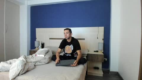 Snapshot of funcouple1985 chatting on March 6, 2025, 7:32 pm Sammygirl tommy guy friends with benefits online show from March 6, 2025, 7:32 pm