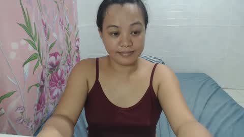 Snapshot of funluvnpinay4u chatting on December 11, 2024, 1:05 am MAE online show from December 11, 2024, 1:05 am