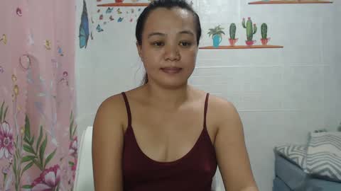Snapshot of funluvnpinay4u chatting on December 17, 2024, 7:29 am MAE online show from December 17, 2024, 7:29 am