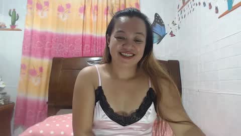 Snapshot of funluvnpinay4u chatting on January 22, 2025, 12:49 pm MAE online show from January 22, 2025, 12:49 pm